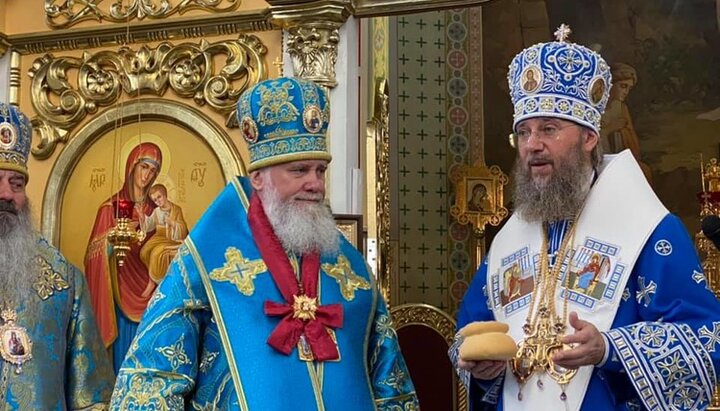 В день юбилея митрополиту Феодору вручили церковный орден. Фото: m-church.org.ua