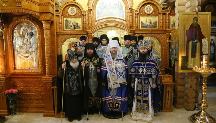 Митрополит Єлисей у Піщанському чоловічому монастирі. Фото: izum.church.ua