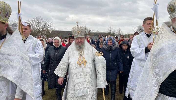 Митрополит Володимир-Волинський і Ковельський Володимир на престольному святі храму села Кримне. Фото: Володимир-Волинська єпархія