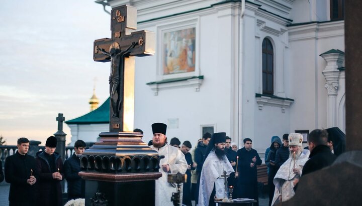 Заупокійна літія за Блаженнішим Митрополитом Володимиром. Фото: kdais.kiev.ua