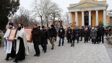 «Миряни» Дніпра підтримали хресну ходу на захист сімейних цінностей