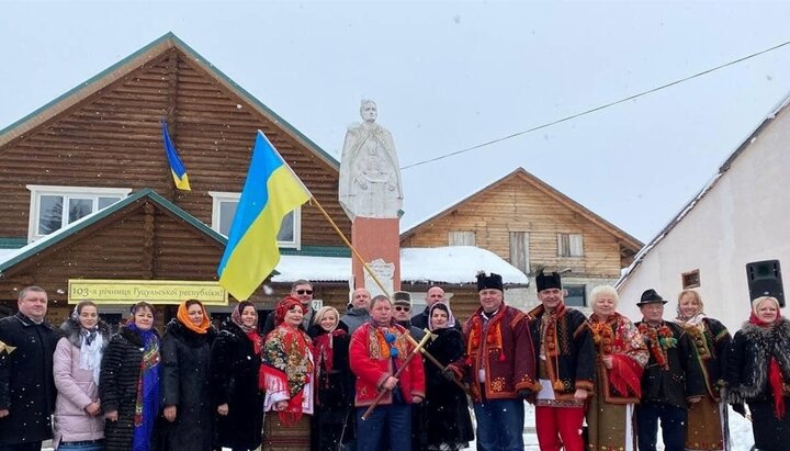 Гуцульське віче, присвячене 103-м роковинам з дня оголошення Гуцульської Республіки. Фото: cdn.abo.media