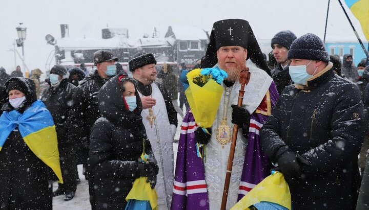 Євстратій Зоря розгледів правильні кольори на зображенні Оранти. Фото: facebook.com/cg.gov.ua