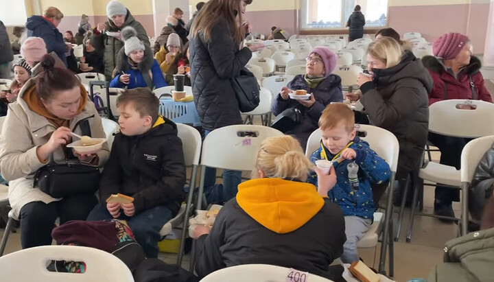 Одеська єпархія УПЦ допомогла притулку для дітей-інвалідів та біженцям