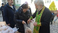 В Киеве приходы Голосеевского благочиния УПЦ поддерживают нуждающихся