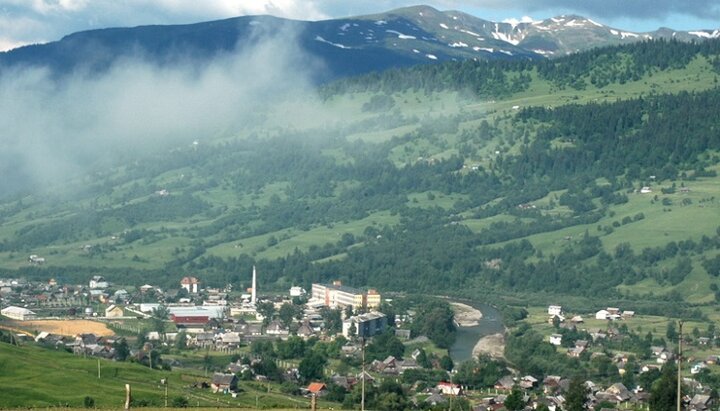 На Закарпатті влада вимагає заборонити УПЦ