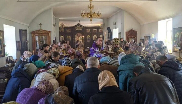 Молебен о спасении жителей Чернигова. Фото: news.church.ua