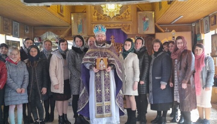 Братство при Свято-Пантелеймоновском храме пгт Великий Березный. Фото: m-church.org.ua