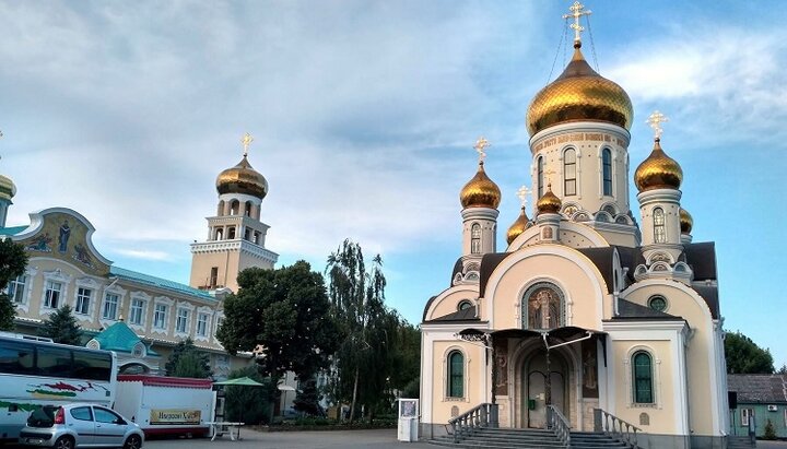 В Одесі через обстріл постраждали споруди УПЦ