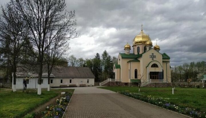 Громада собору Івано-Франківська про слова мера: Наш «перехід» у ПЦУ – фейк