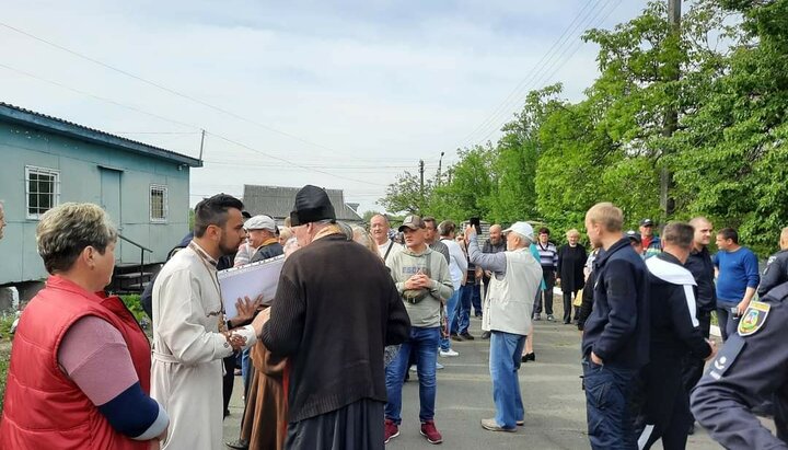 Прихожанка храма УПЦ в Иванкове рассказала подробности захвата храма