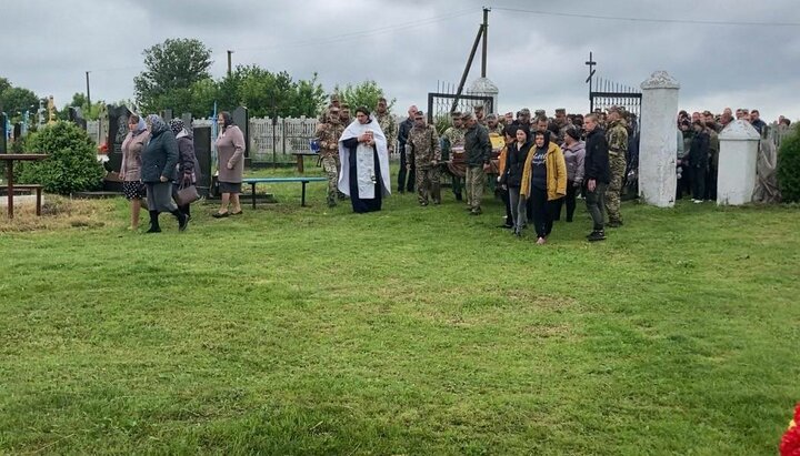 Верующие УПЦ простились с погибшими воинами. Фото: пресс-служба Житомирской епархии