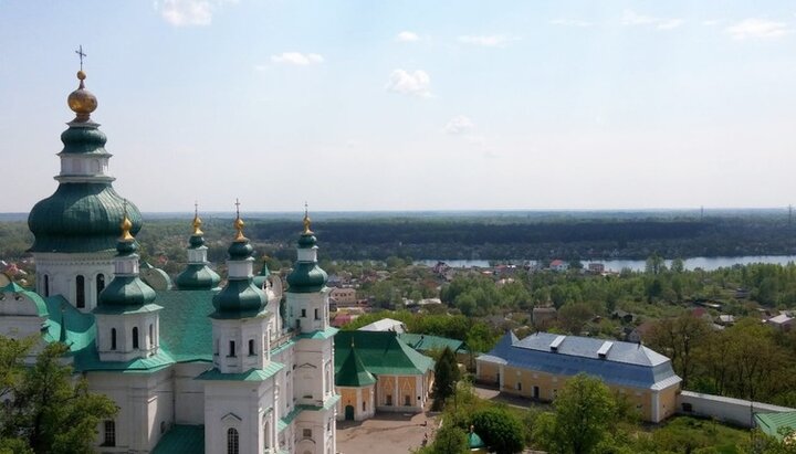 Господь вберіг: чернігівці розповіли, як врятувалися від обстрілів у соборі