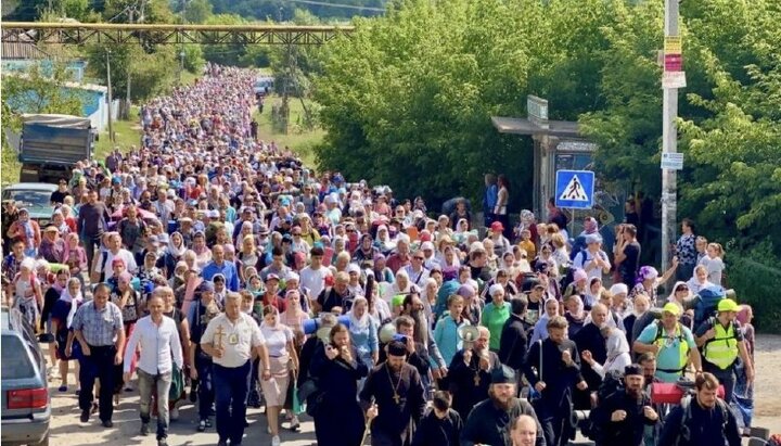 В УПЦ скасували традиційну хресну ходу з Браїлова до Почаївської лаври