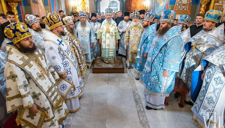 Предстоятель звершив літургію і молебень перед початком навчання в КДАіС