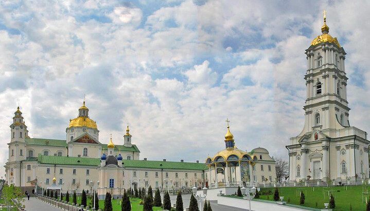 Нацполиция и СБУ провели проверку в Почаевской лавре