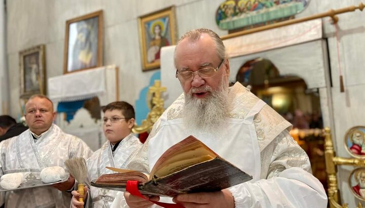 Освячення нового престолу в Михайлівському храмі села Грибівці. Фото: пресслужба Мукачівської єпархії