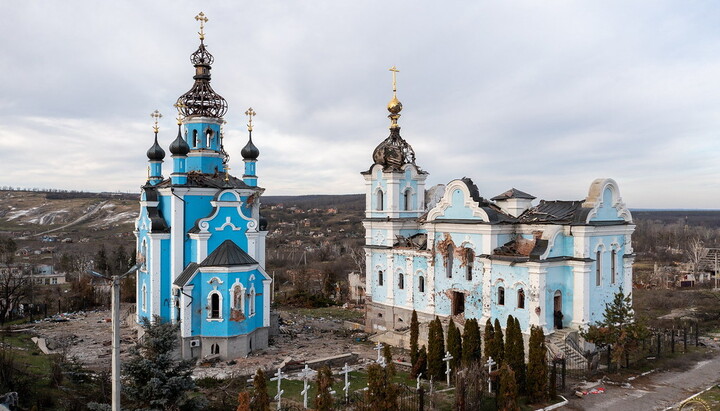 Пострадавший от обстрелов скит Святогорской лавры. Фото: svlavra.church.ua