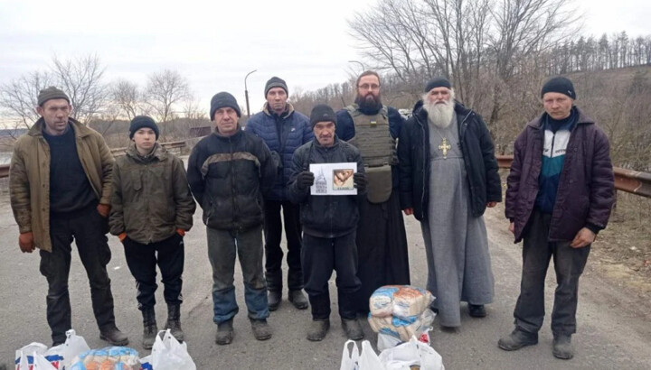 Священники Київської єпархії передали гумдопомогу на Харківщину