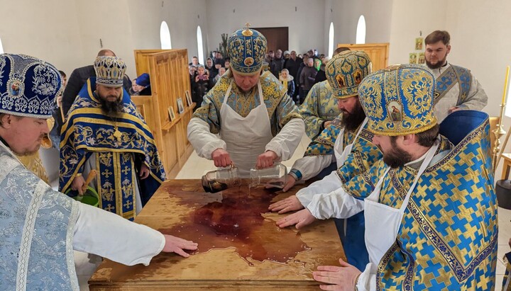 Архієпископ Сергій освятив новий храм УПЦ. Фото: facebook-сторінка архієпископа Сергія