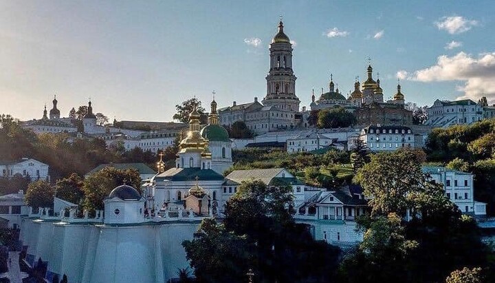 Дуже би хотілося, щоб розум і людяність все ж таки перемогли