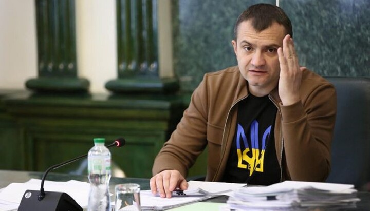 Мэр Хмельницкого грозит полицией, если УПЦ не освободит земельные участки