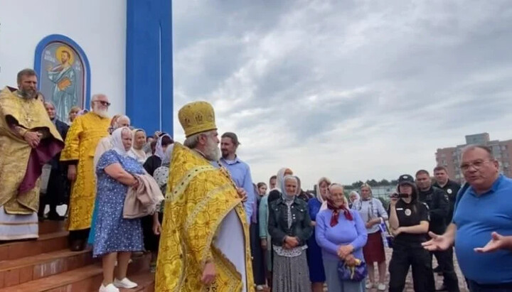 Верующие в Нетешине подтвердили верность УПЦ. Фото: news.church.ua