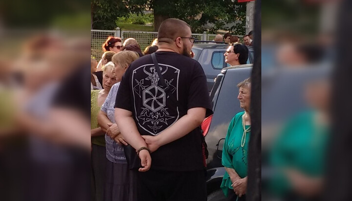 A temple invader in Dovzhok. Photo: UOJ