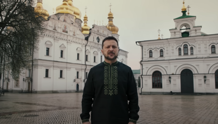 Zelenski la Lavra Peșterilor de la Kiev. Imagine: canalul de YouTube al lui Zelenski