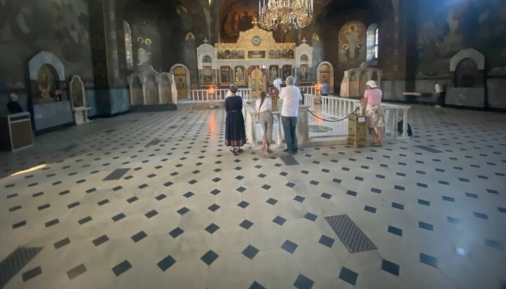 ПЦУ будет служить в Лавре по юлианскому календарю. Фото: СПЖ