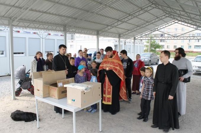 Верующие Одессы, Борисполя и Запорожья передали переселенцам с Донбасса помощь и пасхальные подарки