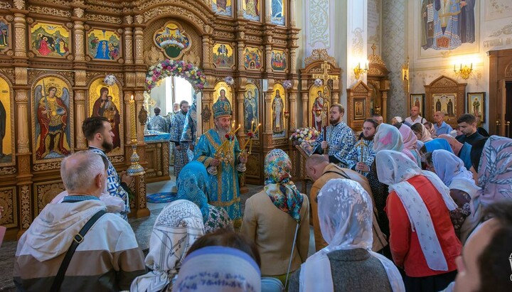 Праздничная литургия в храме свт. Феодосия Черниговского в Киеве. Фото: news.church.ua