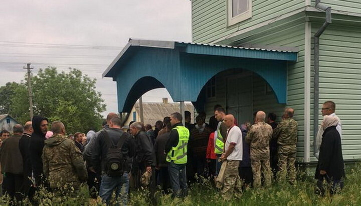 На Ровенщине военный, захватывавший храм УПЦ, отдал землю под новый храм