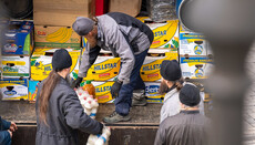 Chernivtsi Eparchy of UOC deliveres 10 tons of aid to Sviatohirsk Lavra