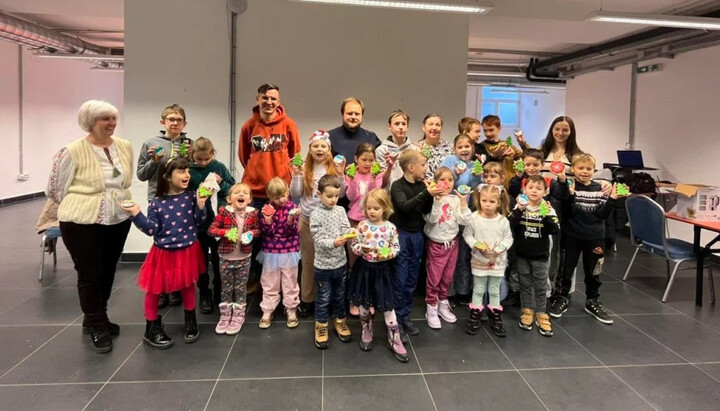 Парафіяни громади УПЦ на честь святого Стефана I в Будапешті. Фото: vzcz.church.ua