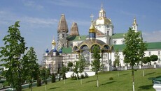 Ternopol Regional Council demands to grab Pochaev Lavra from UOC