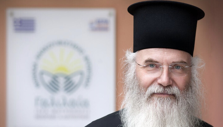 Metropolitan Nikolaos (Hatzinikolaou) of Mesogaia and Lavreotiki. Photo: huffingtonpost.gr