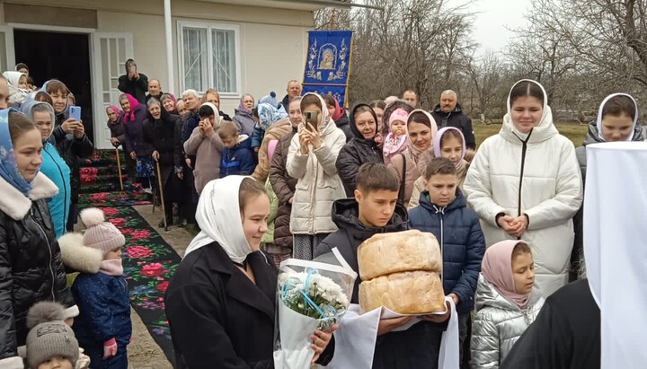 Зустріч митрополита Мелетія в Бабині. Фото: фейсбук-сторінка Чернівецької єпархії