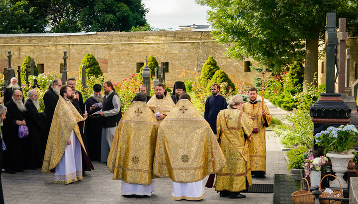 Panikhida at the grave of His Beatitude Metropolitan Volodymyr on July 5, 2024. Photo: Kyiv-Pechersk Lavra