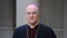 Excommunicated Archbishop Viganò says he will continue his ministry