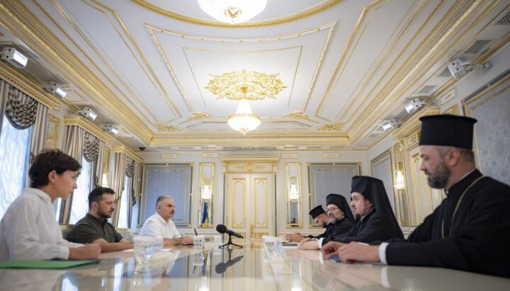 Zelensky with the Phanar delegation. Photo: Office of the President