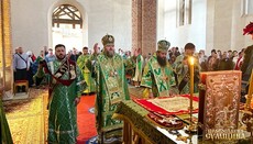 აფეთქებების ფონზე: სუმის რეგიონის მონასტერში პატივი მიაგეს გლინსკის უხუცესთა ხსოვნას