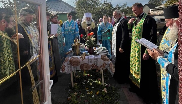 У Городківці ієрарх УПЦ освятив каплицю на честь Покрови Богородиці