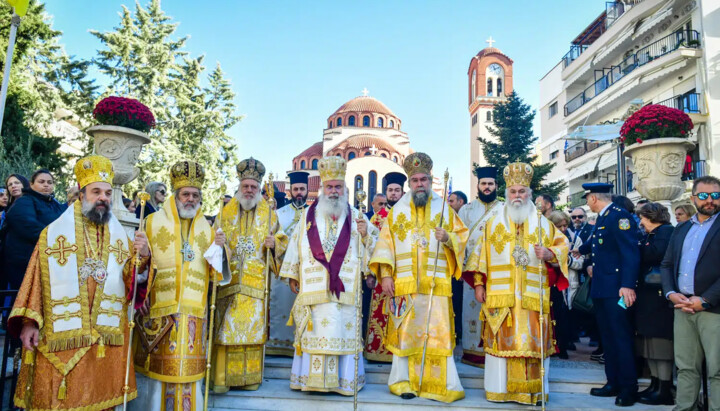 Предстоятель Кіпрської Церкви Архієпископ Георгій очолює літургію в кафедральному соборі Серрес. Фото: orthodoxia.info