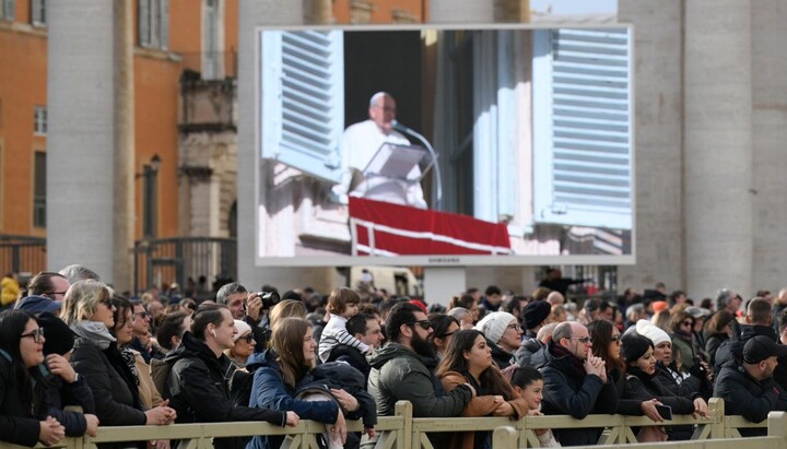 The Pope addresses the faithful. Photo: Vatican News