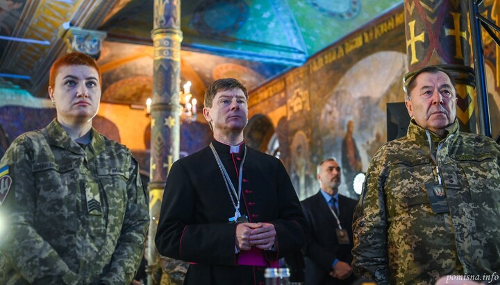 Кривицкий в Трапезном храме лавры на «военном завтраке» с Зеленским. Фото: Фейсбук Кривицкого