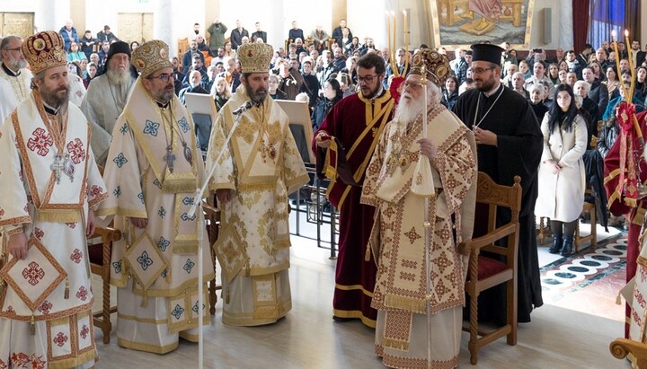 Archbishop Anastasios during a service. Photo: Albanian Church website