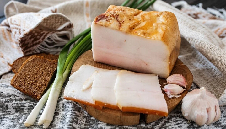 Crimean Muslims are forced to eat pork fat by Russians. Photo: Zaxid