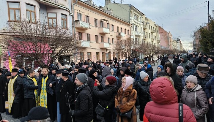 Голосование реальной общины УПЦ в кафедральном сборе Черновцов 16 февраля. Фото: Черновицкая епархия