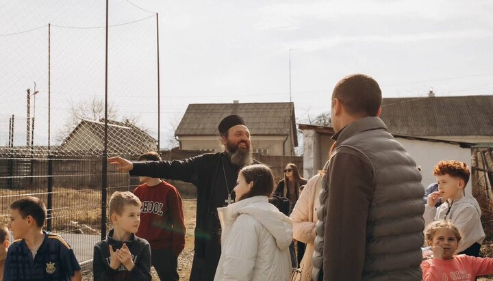 Відкриття майданчика у Тересві. Фото: прес-служба Хустської єпархії